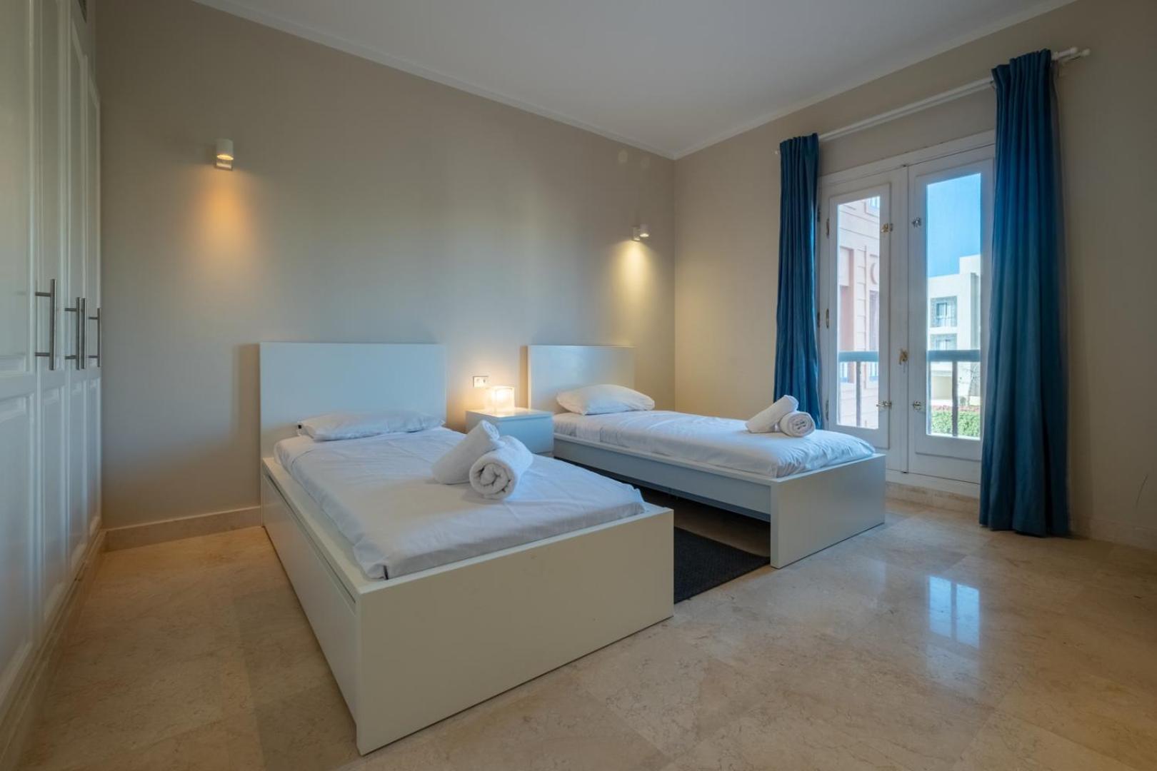 2 Bdr Marina Bliss: A Serene Escape With A View Appartement