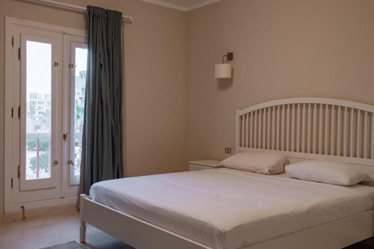 2 Bdr Marina Bliss: A Serene Escape With A View * Hurghada