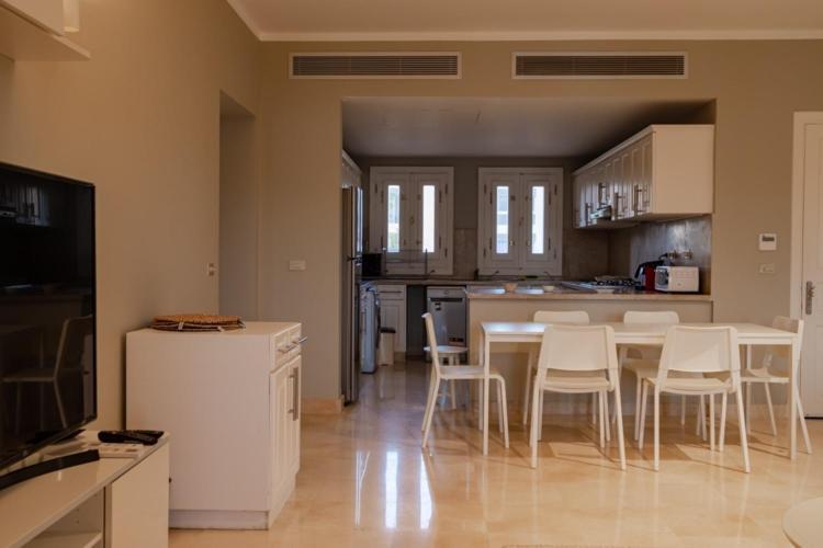 2 Bdr Marina Bliss: A Serene Escape With A View * Hurghada